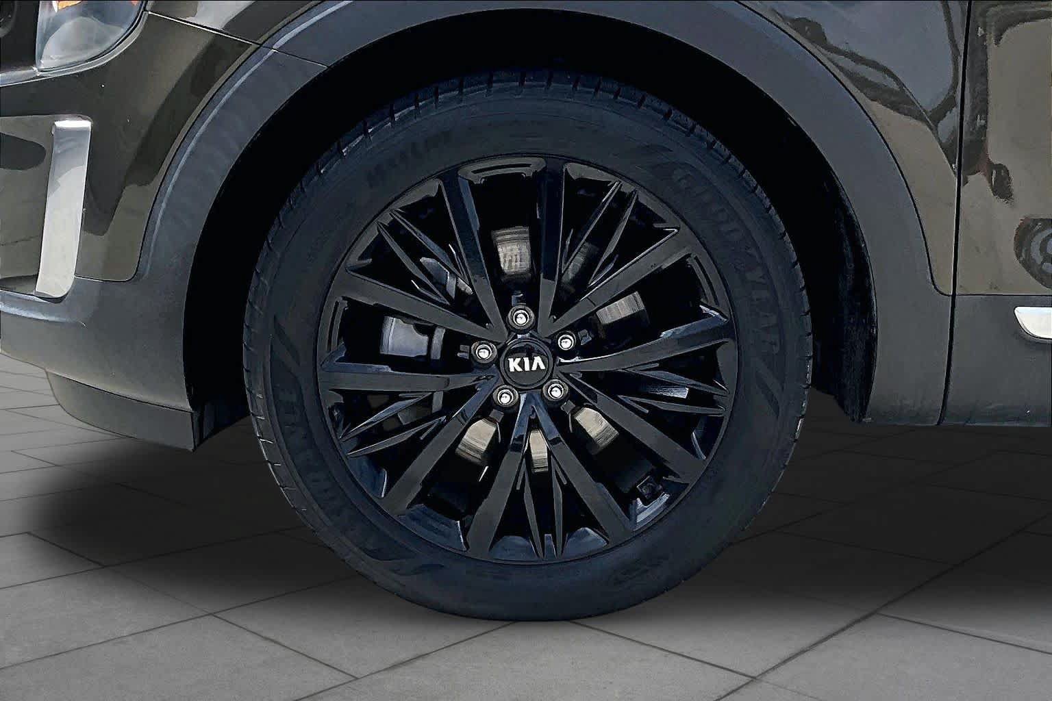 Used 2020 Kia Telluride SX w/ Towing Package AWD/4WD image 10