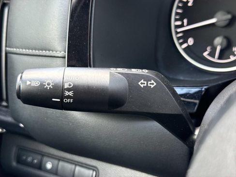 Used 2024 Nissan Pathfinder SV FWD image 16