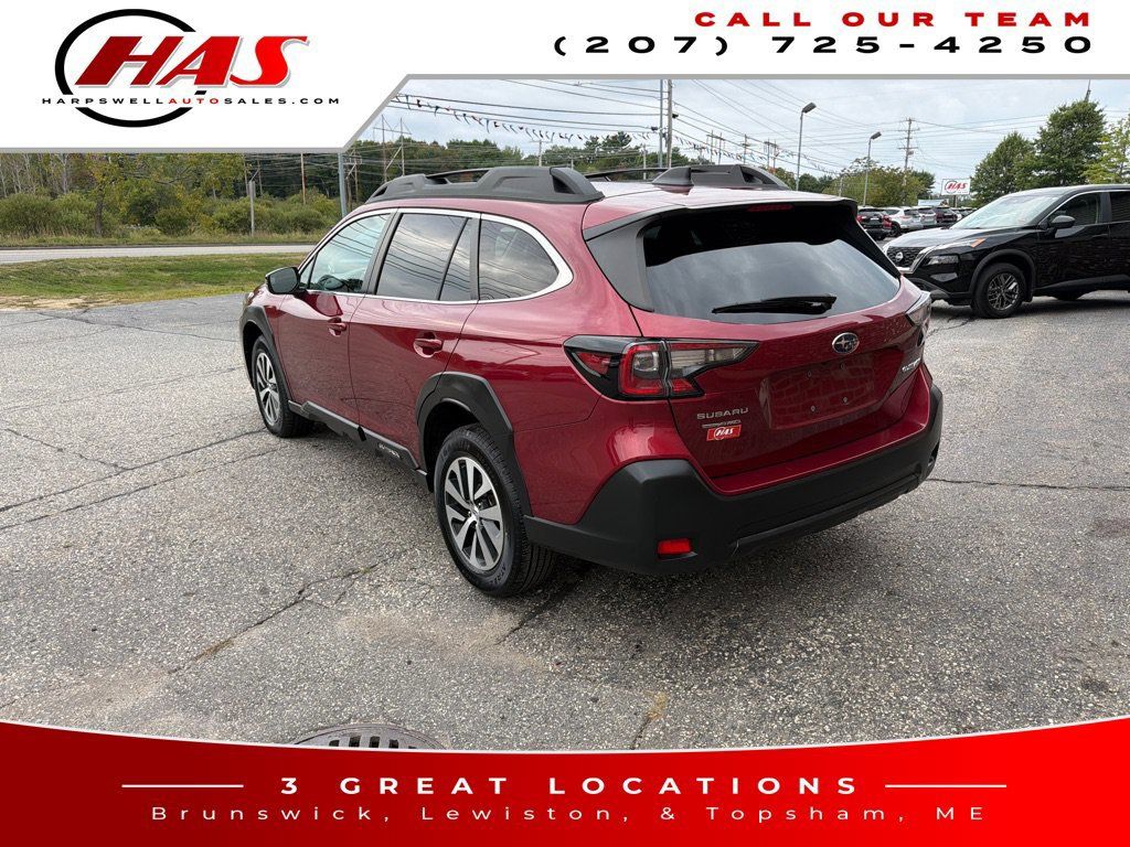 Used 2023 Subaru Outback Premium AWD/4WD image 3
