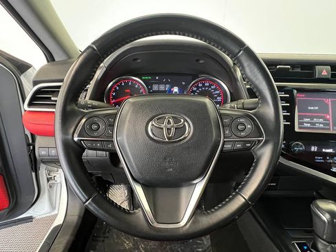 Used 2018 Toyota Camry XSE FWD image 15