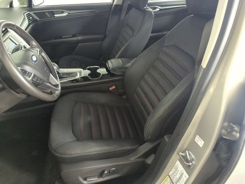 Used 2015 Ford Fusion SE w/ Equipment Group 201A FWD image 12