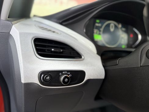 Used 2020 Chevrolet Bolt LT image 27