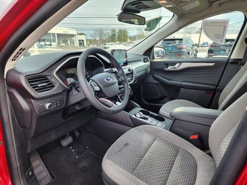 Used 2021 Ford Escape SE w/ SE Sport Appearance Package image 35