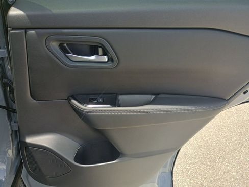 Used 2026 Nissan Rogue SV FWD image 18