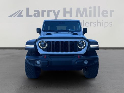 Used 2024 Jeep Wrangler Unlimited Rubicon w/ Convenience Group image 8