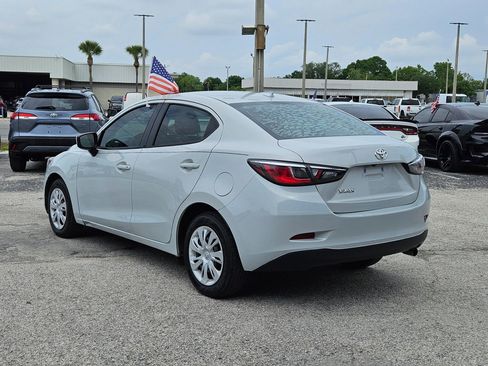 Used 2019 Toyota Yaris L FWD image 5