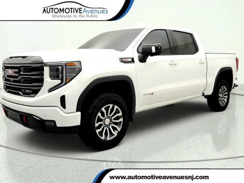 Used 2023 GMC Sierra 1500 AT4 w/ Technology Package AWD/4WD image 1
