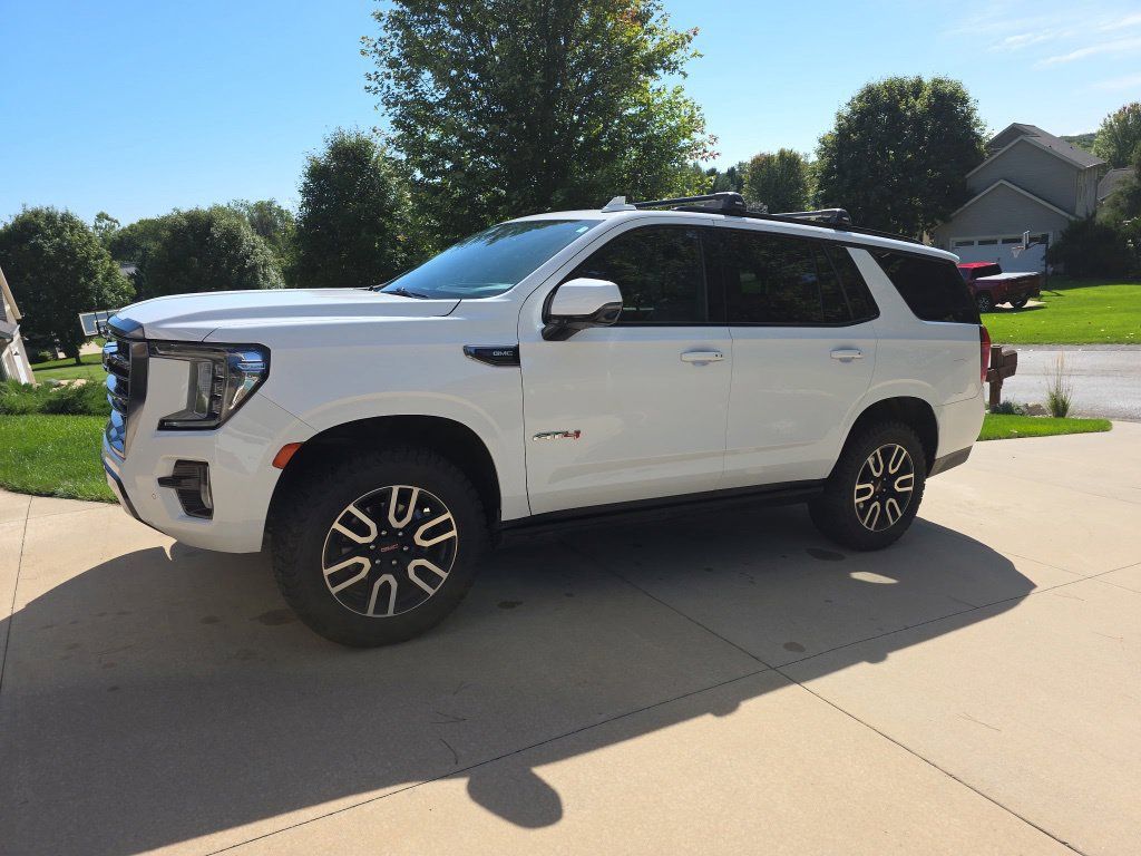 Used 2021 GMC Yukon AT4 w/ AT4 Premium Package AWD/4WD image 3