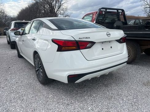 Used 2025 Nissan Altima 2.5 SV image 6