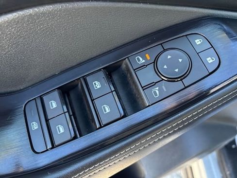 Certified 2025 Nissan Rogue SV image 12