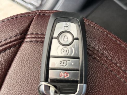 Used 2024 Ford Expedition Limited RWD image 22