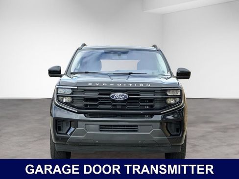 Used 2025 Ford Expedition Active AWD/4WD image 9