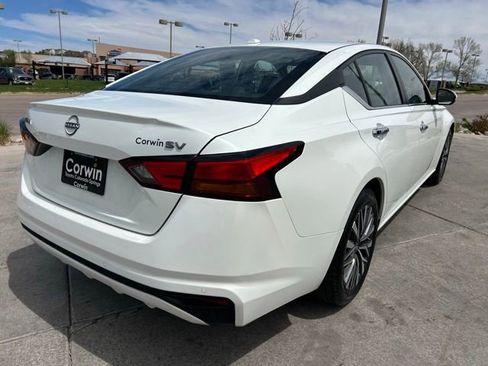 Used 2023 Nissan Altima 2.5 SV FWD image 7