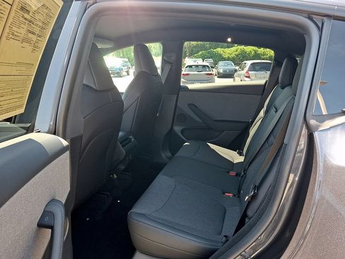 Used 2026 Tesla Model Y AWD image 10
