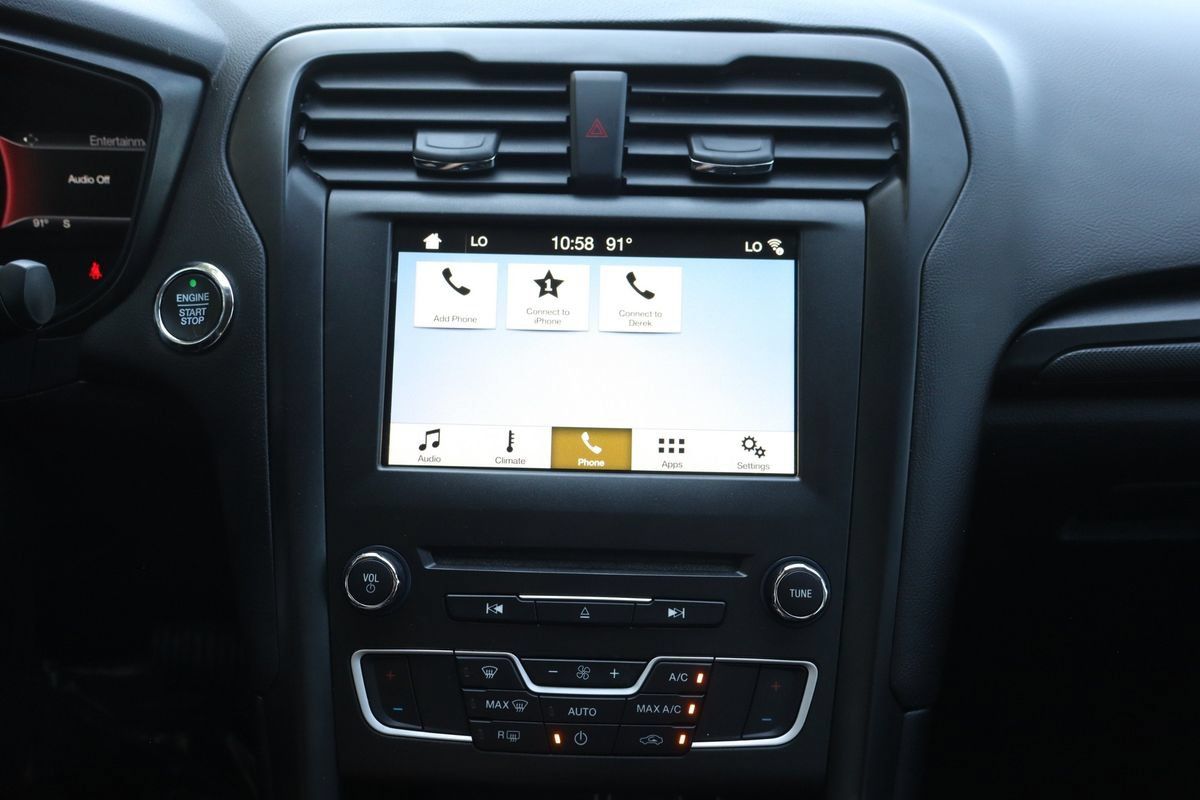 Used 2018 Ford Fusion SE w/ Equipment Group 201A FWD image 34