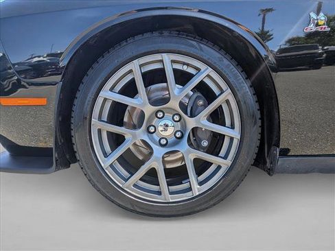 Used 2016 Dodge Challenger R/T Scat Pack w/ Leather Interior Group RWD image 24