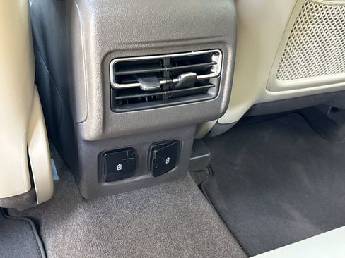Used 2023 Lincoln Corsair Reserve w/ Equipment Group 201A FWD image 11