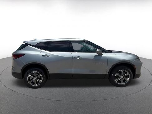 Used 2025 Chevrolet Blazer LT FWD image 16