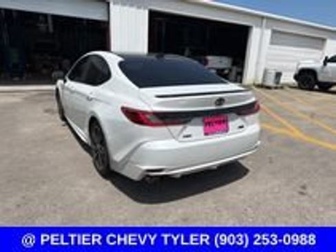 Used 2025 Toyota Camry XSE FWD image 3