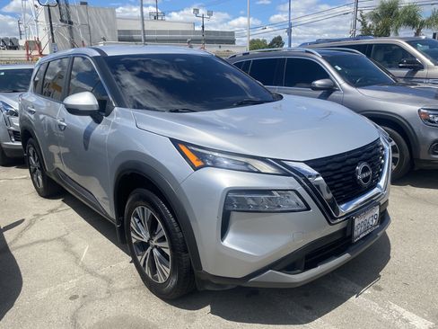 Used 2022 Nissan Rogue SV FWD image 6