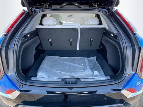 New 2025 Cadillac Optiq Luxury 1 image 27