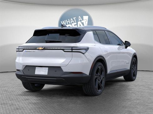 New 2026 Chevrolet Equinox EV LT image 4