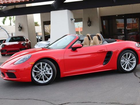 Used 2017 Porsche 718 Boxster RWD image 5