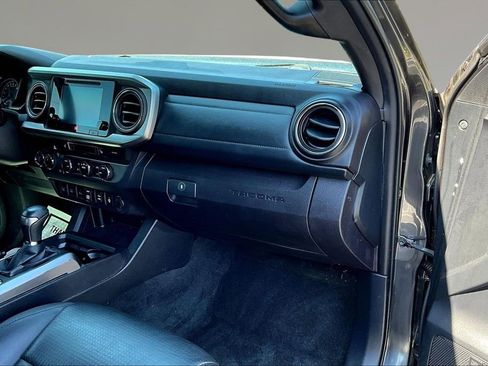 Used 2019 Toyota Tacoma Limited AWD/4WD image 21
