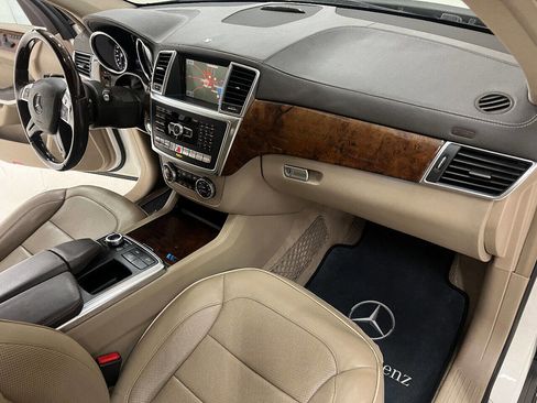 Used 2014 Mercedes-Benz GL 550 GL 550 4MATIC AWD 4dr SUV image 83