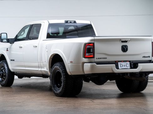 Used 2024 RAM 3500 Limited w/ Night Edition AWD/4WD image 4