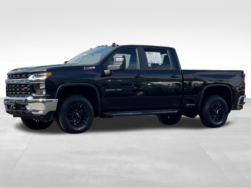 Used 2022 Chevrolet Silverado 3500 LT w/ Convenience Package AWD/4WD image 3