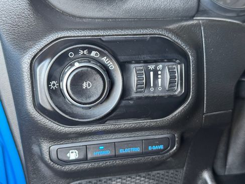 Used 2021 Jeep Wrangler Unlimited Sahara w/ Safety Group AWD/4WD image 14
