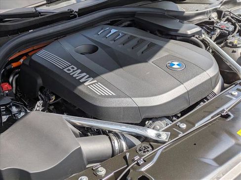 New 2027 BMW 550e xDrive w/ Executive Package AWD/4WD image 18