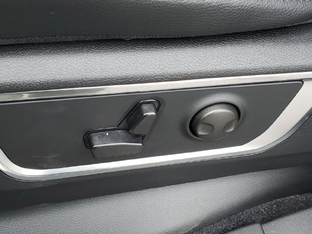 Used 2026 RAM 1500 Laramie w/ Night Edition AWD/4WD image 7