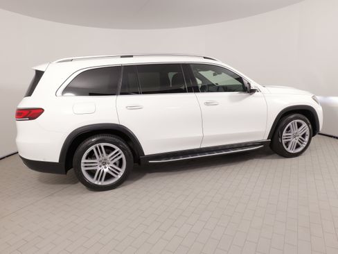 Used 2022 Mercedes-Benz GLS 450 4MATIC image 11