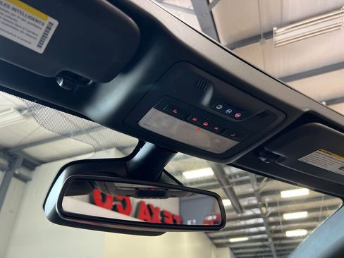 Used 2019 Buick Cascada Premium image 79