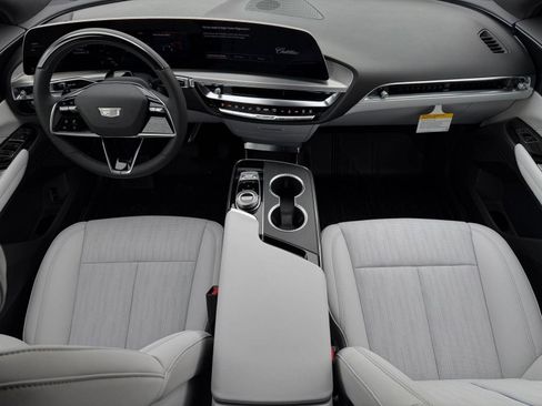 New 2026 Cadillac Lyriq Luxury image 15