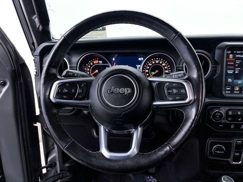 Used 2019 Jeep Wrangler Unlimited Sahara AWD/4WD image 29