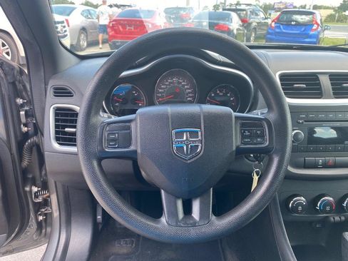 Used 2013 Dodge Avenger SE FWD image 28
