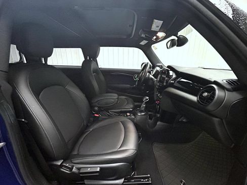 Used 2019 MINI Cooper 2-Door Hardtop w/ Signature Upholstery Package FWD image 15