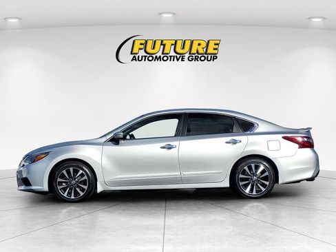 Used 2017 Nissan Altima 2.5 SL w/ 2.5 Technology Package FWD image 7