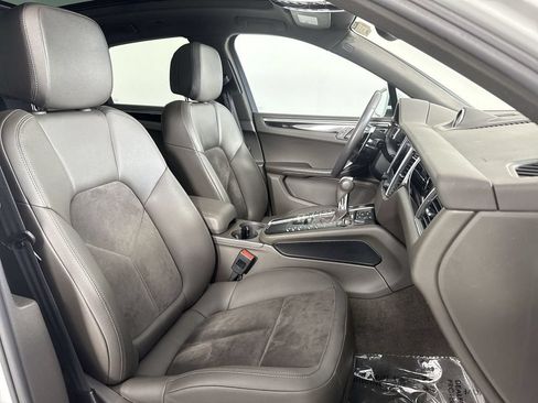 Used 2017 Porsche Macan AWD/4WD image 24