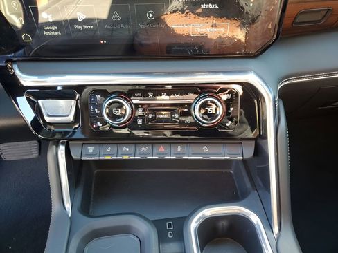 Used 2025 GMC Sierra 2500 Denali Ultimate w/ Max Trailering Package image 39