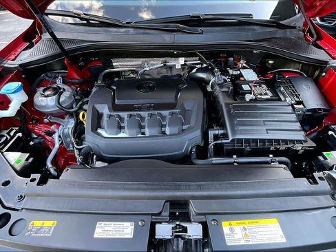 Used 2023 Volkswagen Tiguan SE w/ Panoramic Sunroof Package image 30