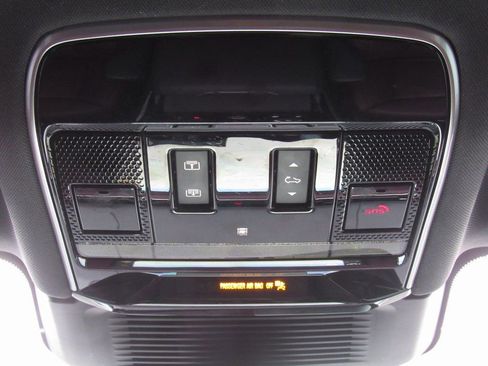 Used 2023 Land Rover Range Rover Sport SE Dynamic image 25