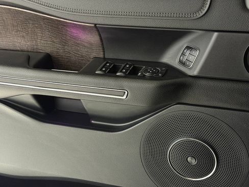 Used 2018 Ford Expedition Limited RWD image 69