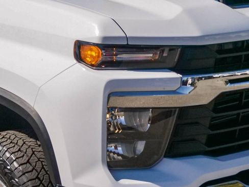 Used 2024 Chevrolet Silverado 3500 LT image 4