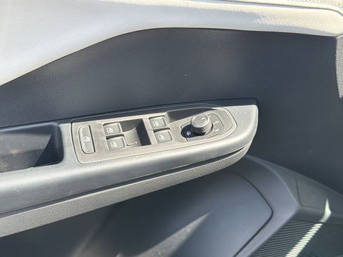 New 2026 Volkswagen Taos SE AWD/4WD image 12