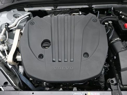 Used 2025 Volvo S60 B5 Plus FWD image 13