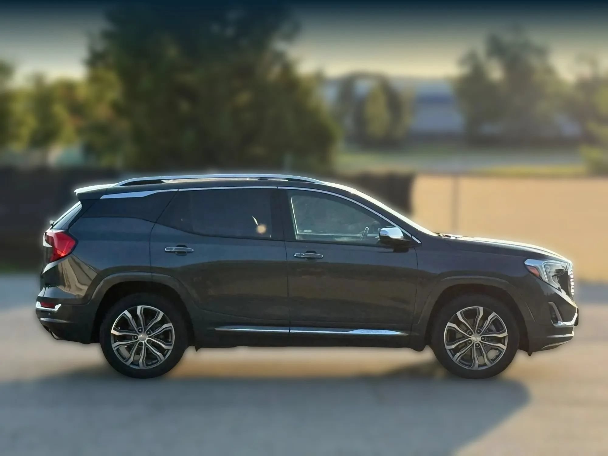 Used 2019 GMC Terrain Denali w/ Advanced Safety Package AWD/4WD image 7